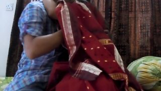 amateur indian wife sucks throbbing cock