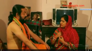 Sexy indian aunty exposing her nude body and sexy cleavage to get fuck