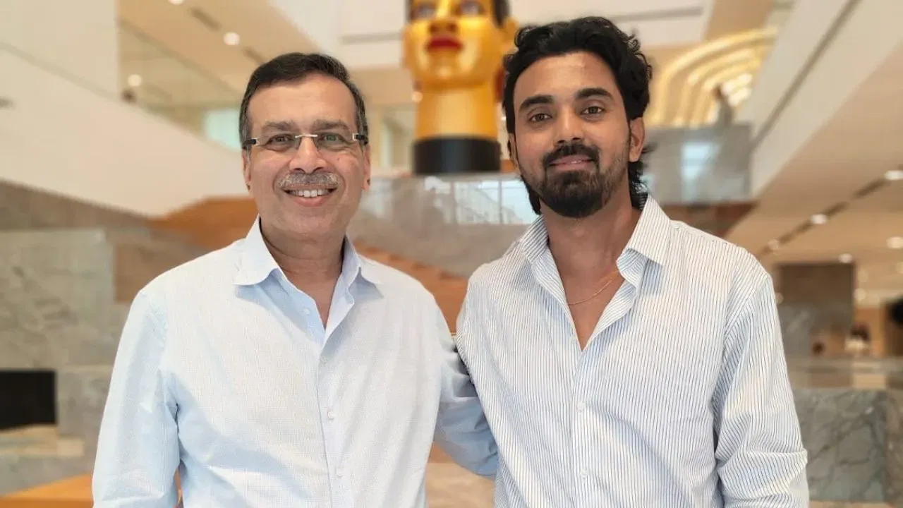 Sanjiv Goenka congratulates KL Rahul on newborn; gets brutally trolled by fans