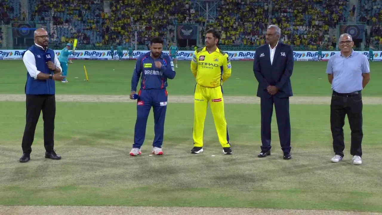 Watch: MS Dhoni engages in fun banter with Rishabh Pant at LSG vs CSK toss