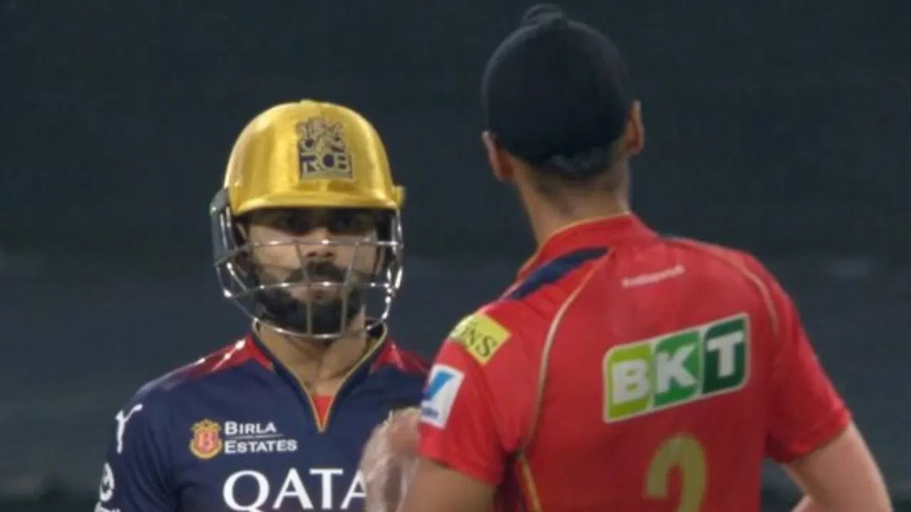 Watch: Arshdeep Singh Royally Ignores Virat Kohli After Latter Gives Him A Death Stare In Qualifier 1