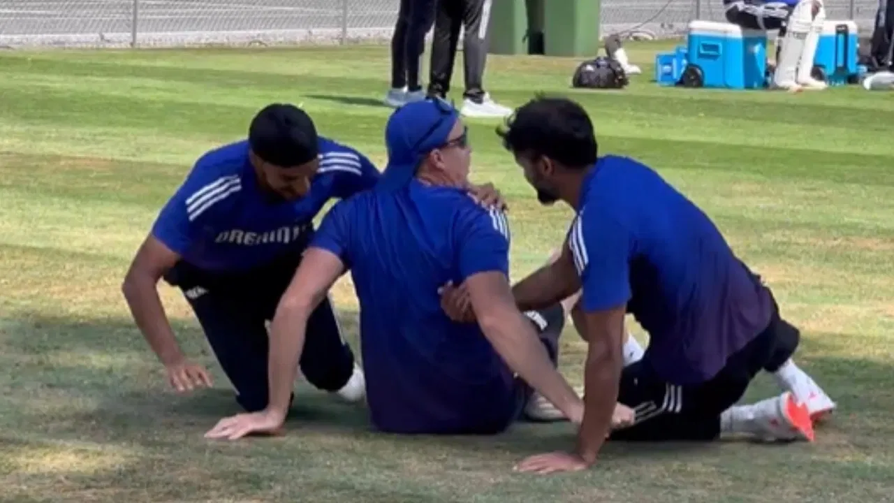 Watch: Morne Morkel physically attacked by Arshdeep Singh, Akash Deep in WWE-style 2-on-1 handicap brawl