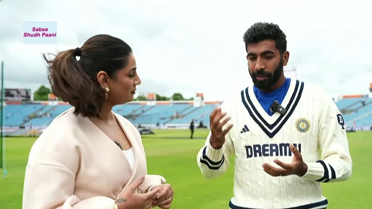 Watch- Sanjana Ganesan humiliates Jasprit Bumrah, angers him by making fun of his runup