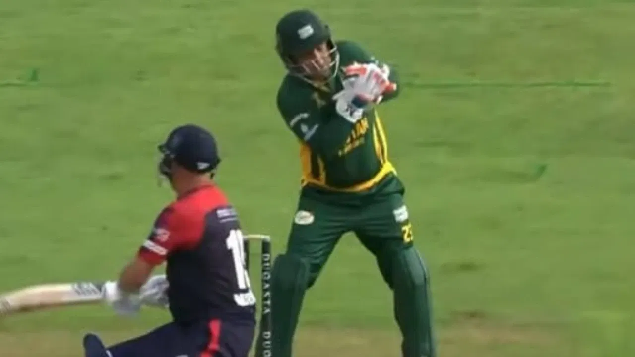 Watch: ‘Vintage’ Kamran Akmal returns as Pakistan keeper makes shocking blunder, faces brutal trolling