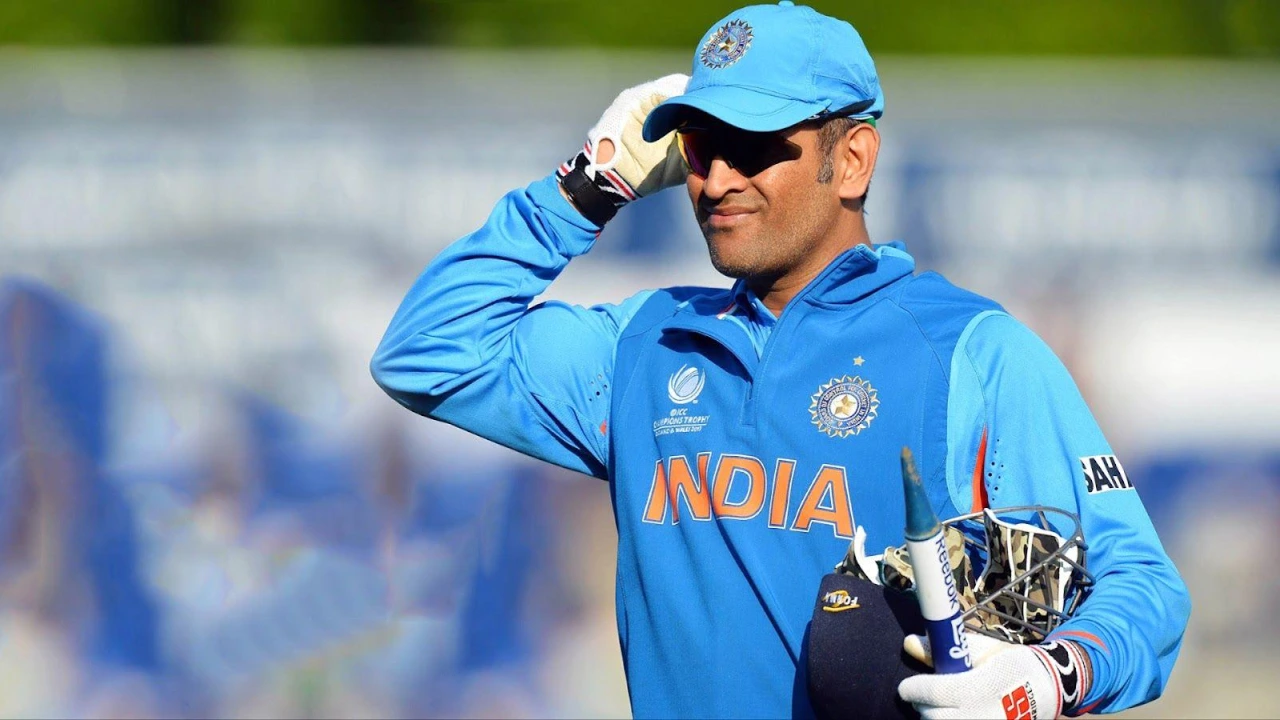 India great kicks aside MS Dhoni as he names world’s greatest wicketkeeper