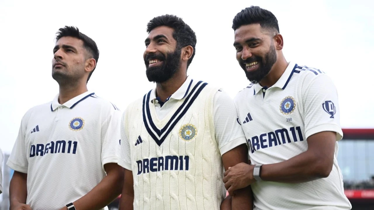 Dinesh Karthik tries to slander Jasprit Bumrah in front of Mohammed Siraj, pacer reacts