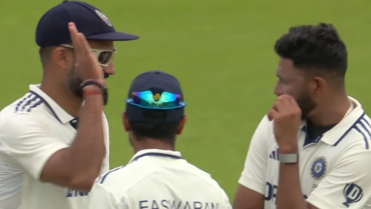 Watch: Mohammed Siraj snubs Akash Deep’s high-five, then blasts him with Abhimanyu Easwaran in Oval Test