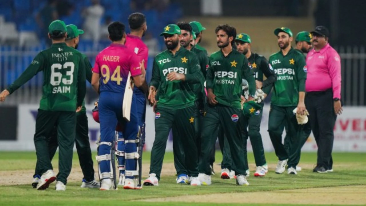 Watch- Pakistan finally enters opposition dressing room in Dubai as Indian player opens the door