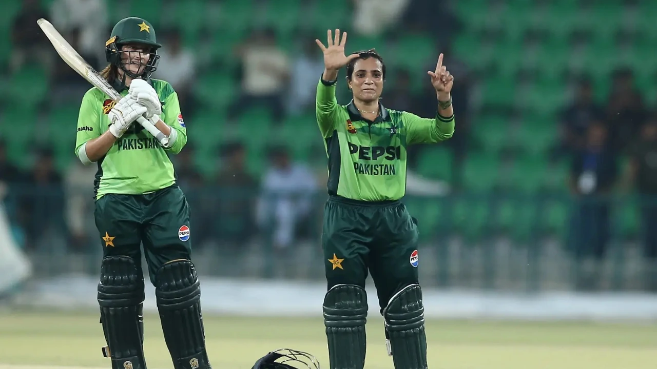 Pakistan Women’s team to be banned!! Sidra Ameen’s political 6-0 celebration paves the way