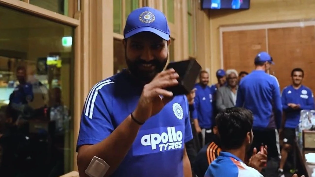 Rohit Sharma forces Gautam Gambhir to bow down in Indian dressing room, receives special award