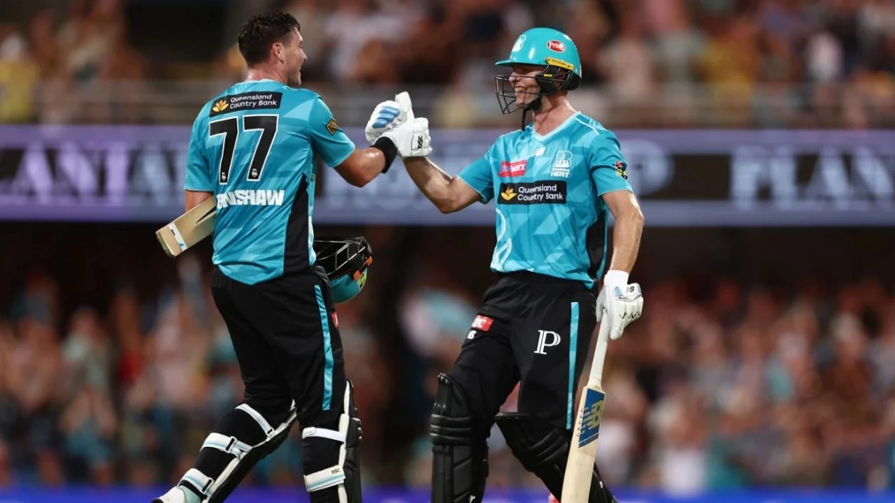 Brisbane Heat pull off greatest run chase in BBL history, hunt down 258 as Renshaw, Wildermuth smash tons