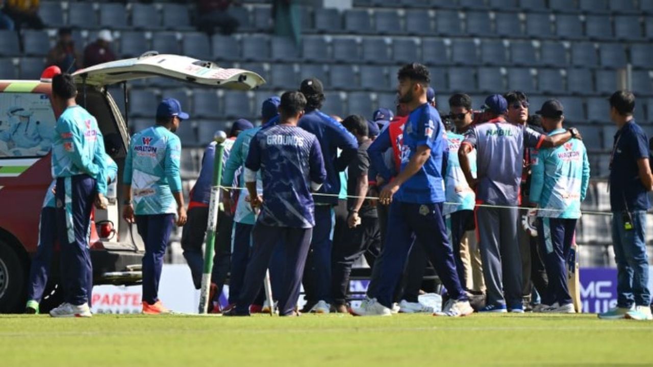 Terrifying scenes in BPL: Dhaka Capitals coach collapses before match, rushed to hospital after CPR