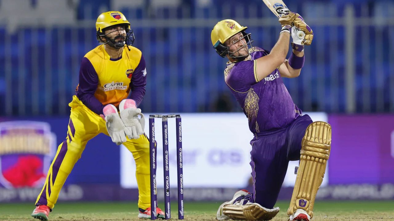 Liam Livingstone turns on beast mode after RCB release, slams 33 runs in an over as Dinesh Karthik watches on