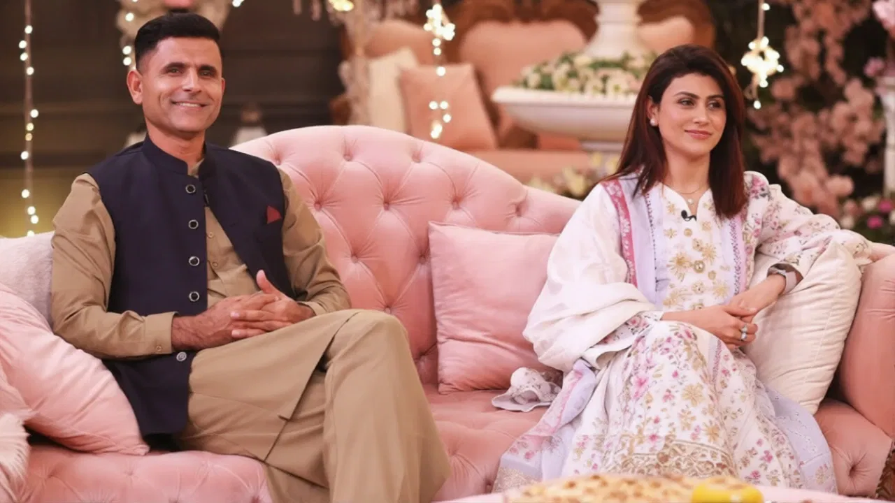 Abdul Razzaq’s disgusting ‘Second Marriage’ joke in front of wife on Live TV shocks fans