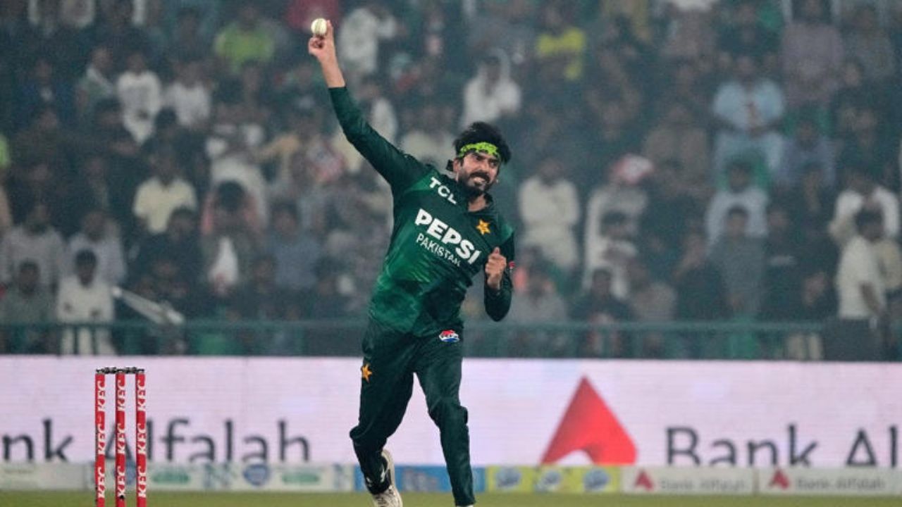 ICC called for banning full sleeves for Usman Tariq in India vs Pakistan clash