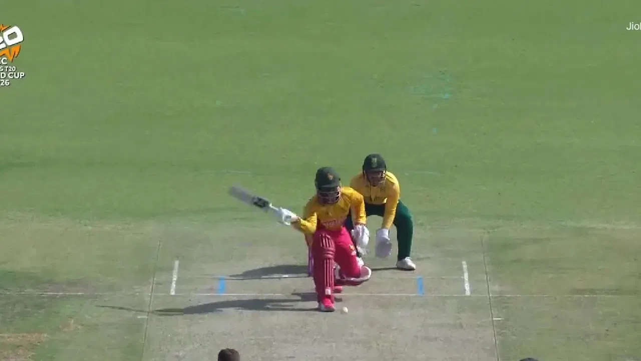 Wildest cricket shot! Zimbabwe batter plays one-handed reverse sweep off George Linde (Watch video)