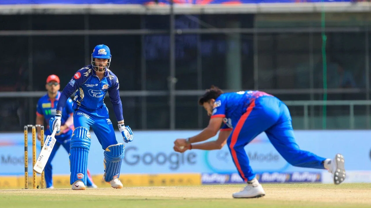 Mukesh Kumar takes brilliant catch, stuns MI by dismissing Tilak Varma, Ryan Rickelton in same over