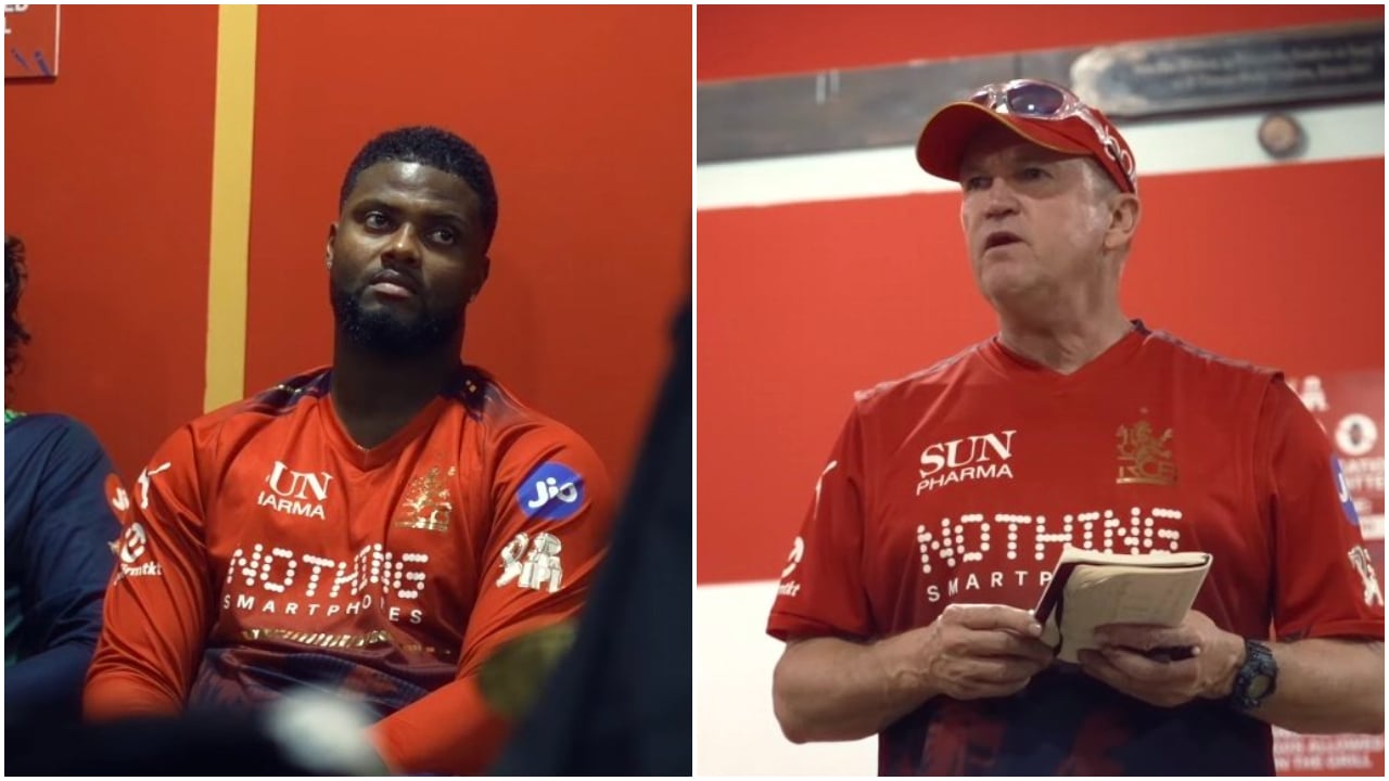 Andy Flower points fingers at Romario Shepherd in the dressing room after RCB’s loss to DC