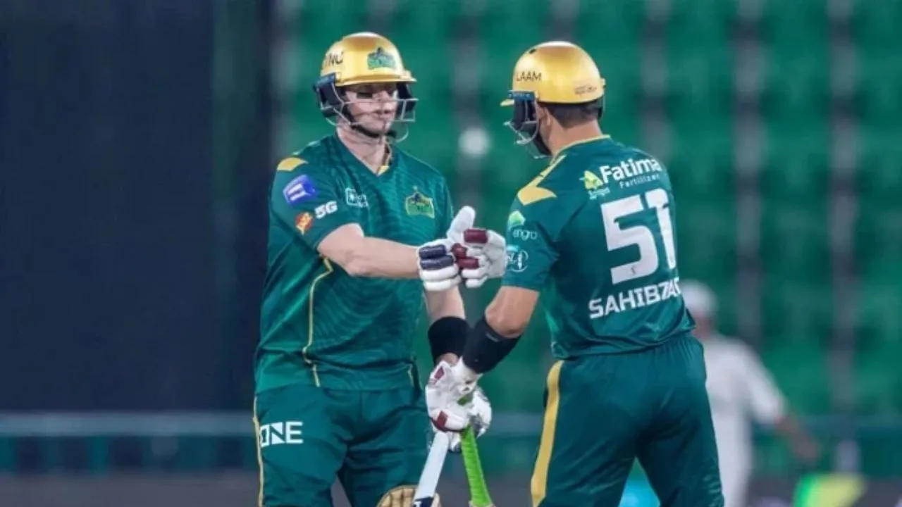 Sahibzada Farhan denies Steve Smith a single in PSL; fans recall Babar Azam’s BBL incident