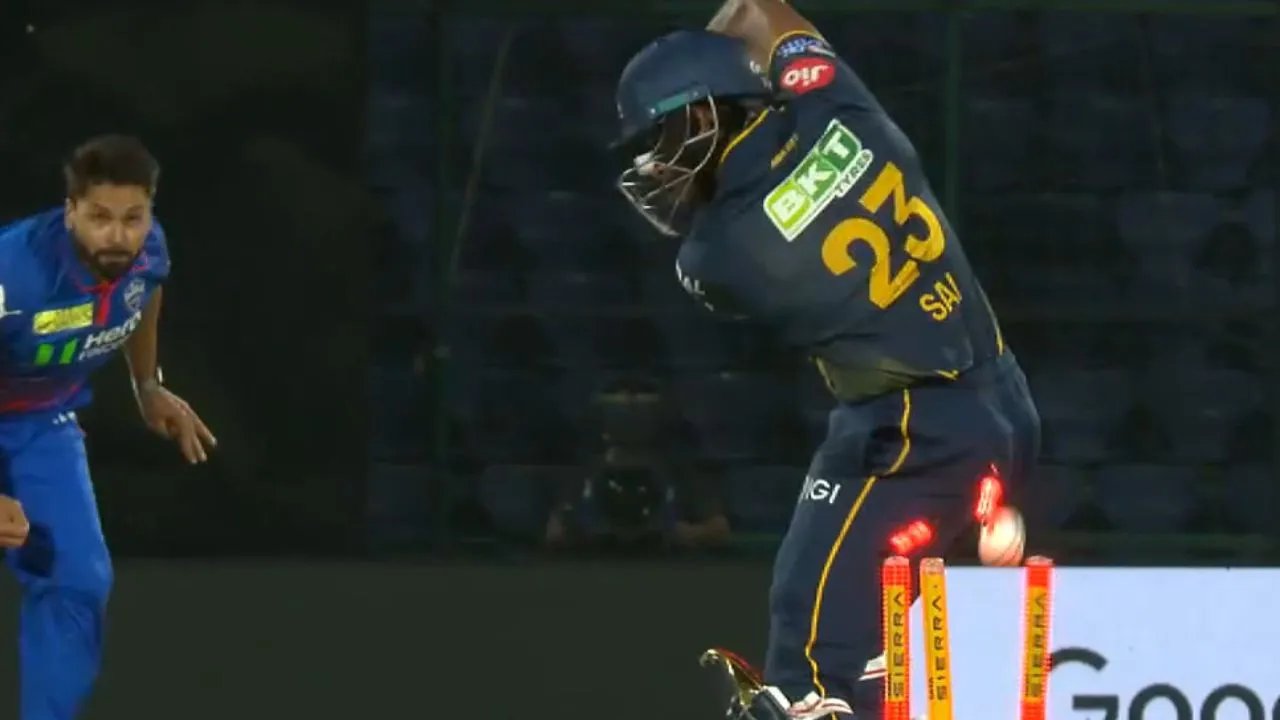 Be****d! Mukesh Kumar gives a fiery send-off to Sai Sudharsan in DC vs GT clash