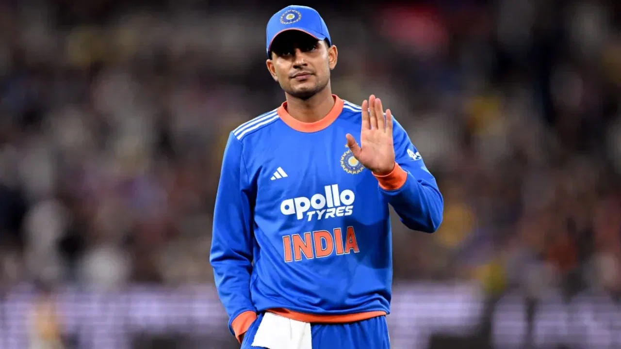 ‘Not a born leader like Rohit or Dhoni’: Ex-KKR star’s blunt verdict on Shubman Gill