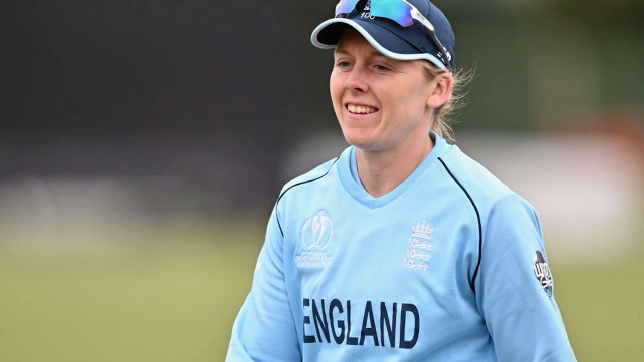 Heather Knight calls time on illustrious international career