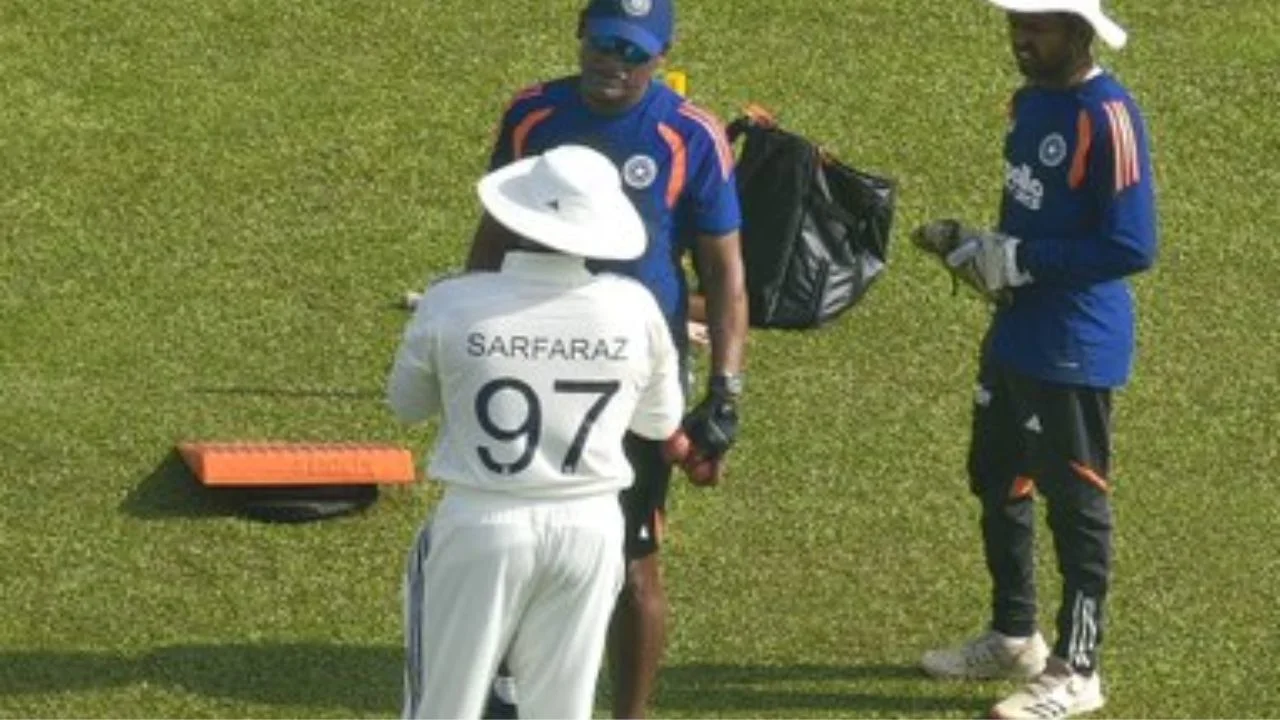 Sarfaraz Khan sweats it out during lunch and tea breaks in India vs Sri Lanka 1st Test