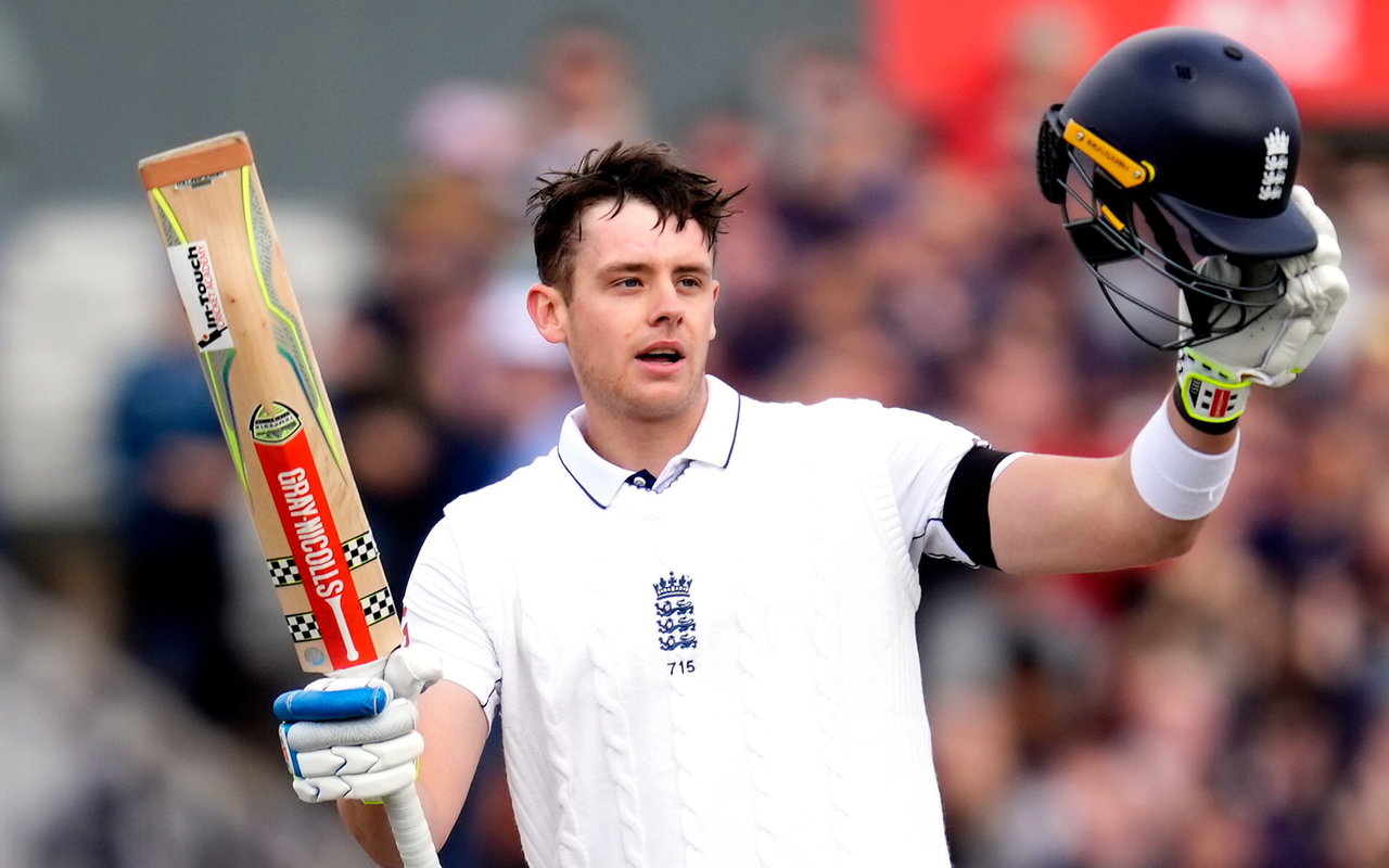 Jamie Smith cleared to bat but England face wicket-keeping concern after finger injury