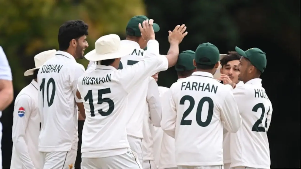 Bizarre Incident in England! Pakistan U-19 Team mistaken for asylum seekers