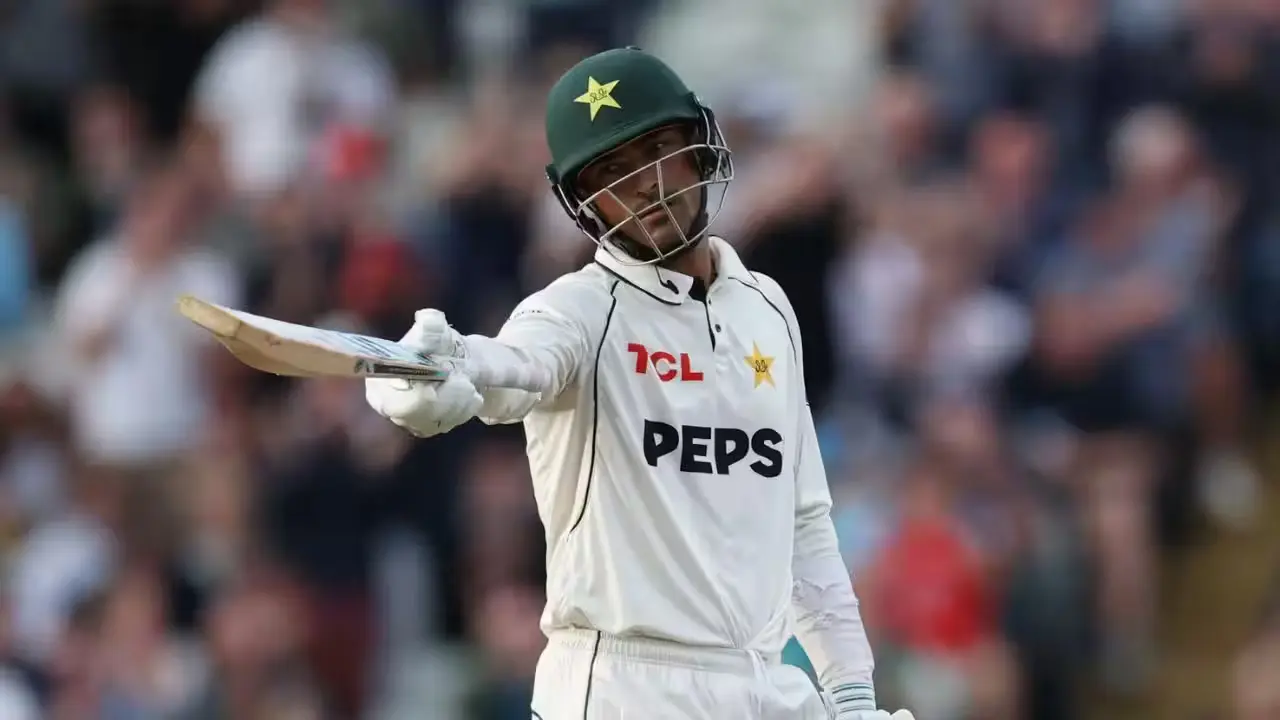 England slammed by former captains after Razaullah’s fightback